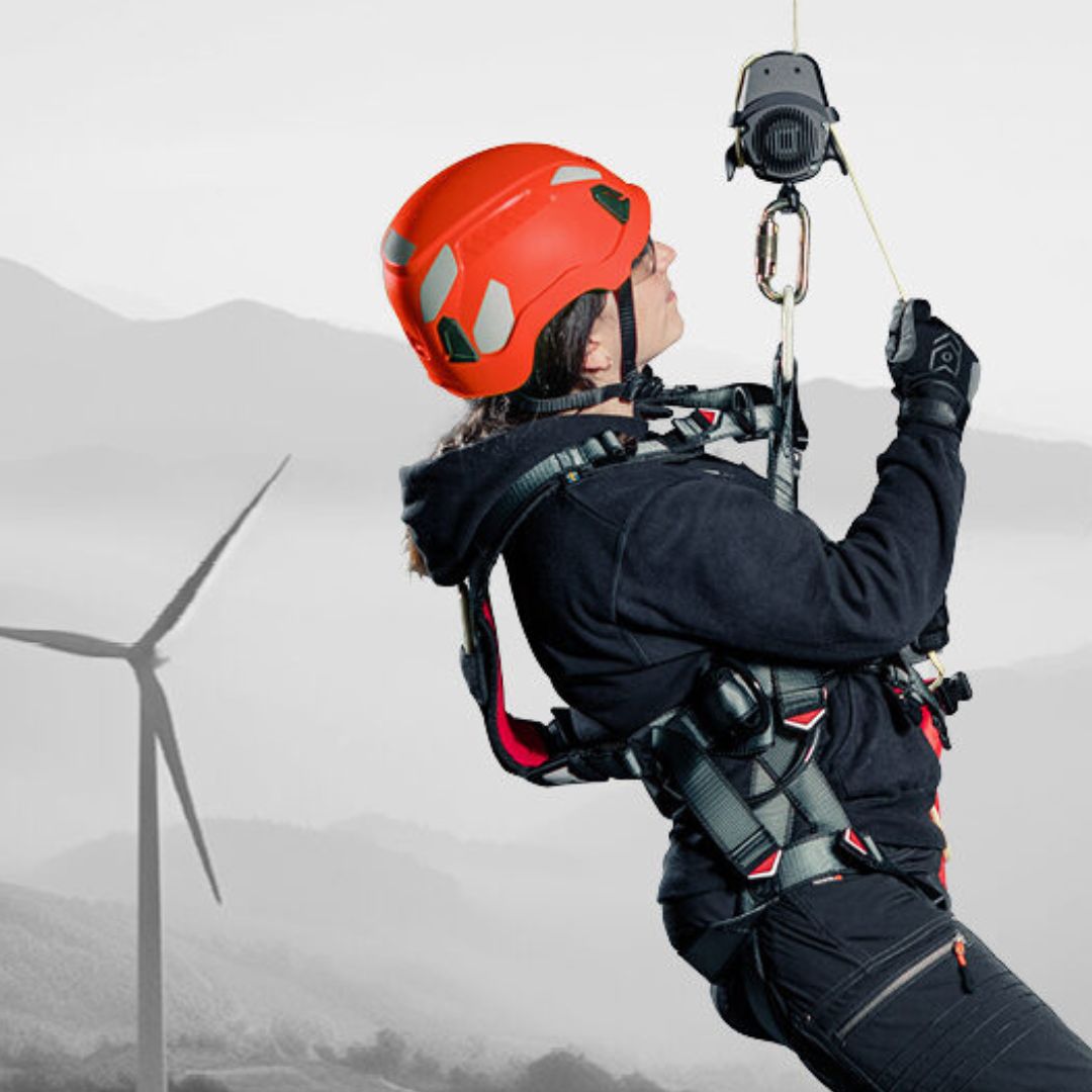 PPE and Rescue Equipment for Wind Technicians: A Comprehensive Overview